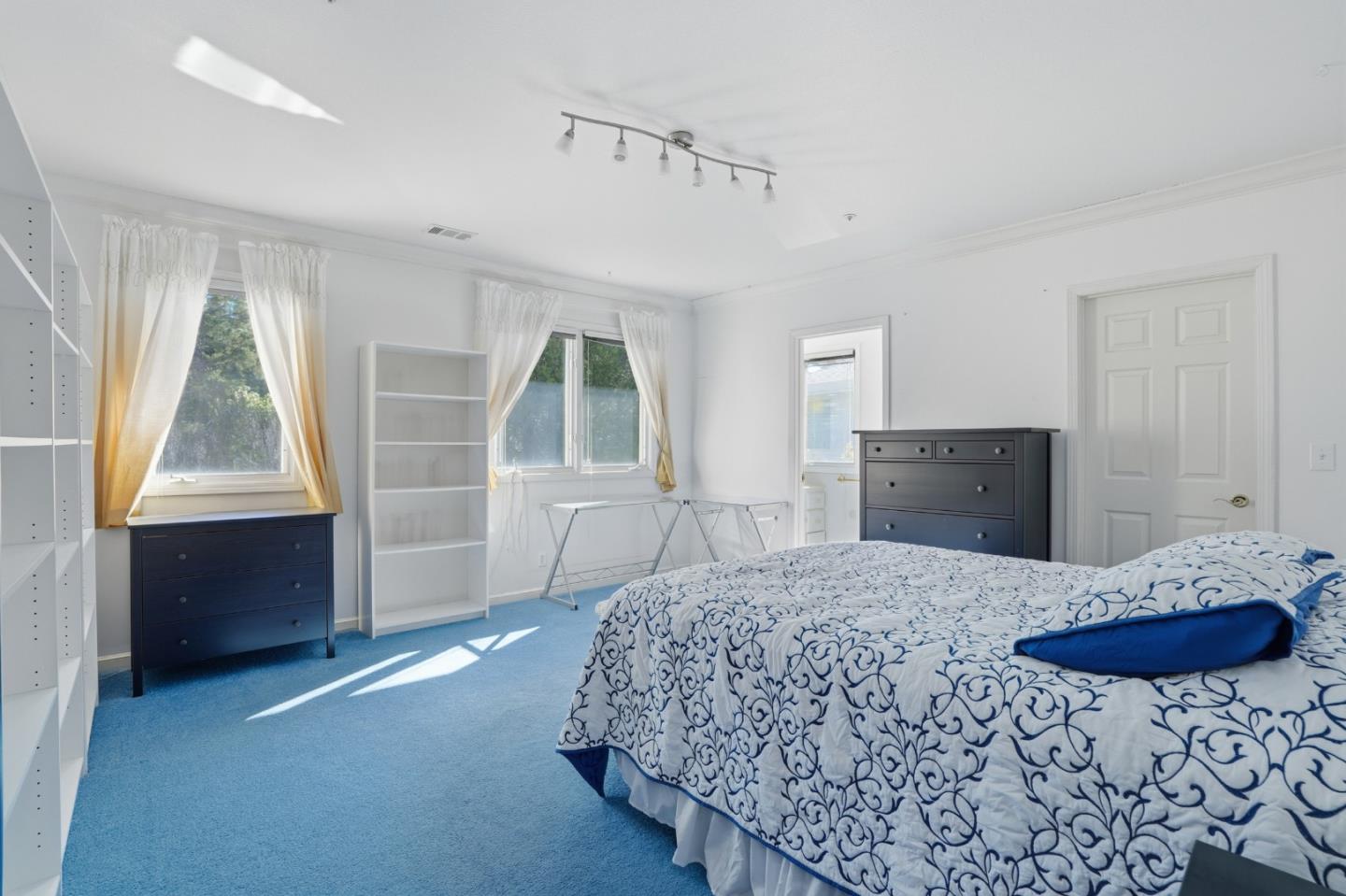 Detail Gallery Image 45 of 71 For 544 Sunset Way, Redwood City,  CA 94062 - 6 Beds | 5 Baths