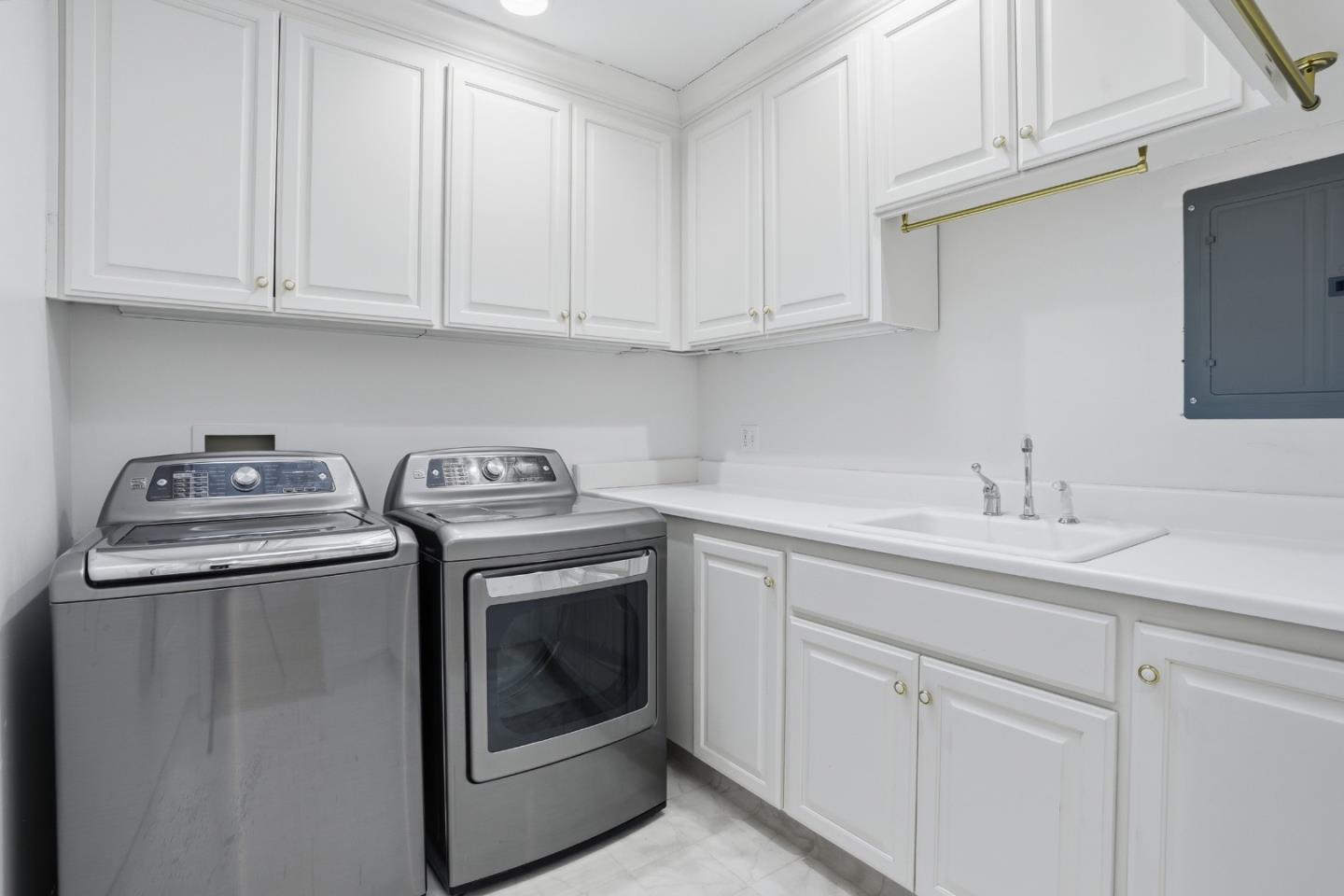 Detail Gallery Image 48 of 71 For 544 Sunset Way, Redwood City,  CA 94062 - 6 Beds | 5 Baths