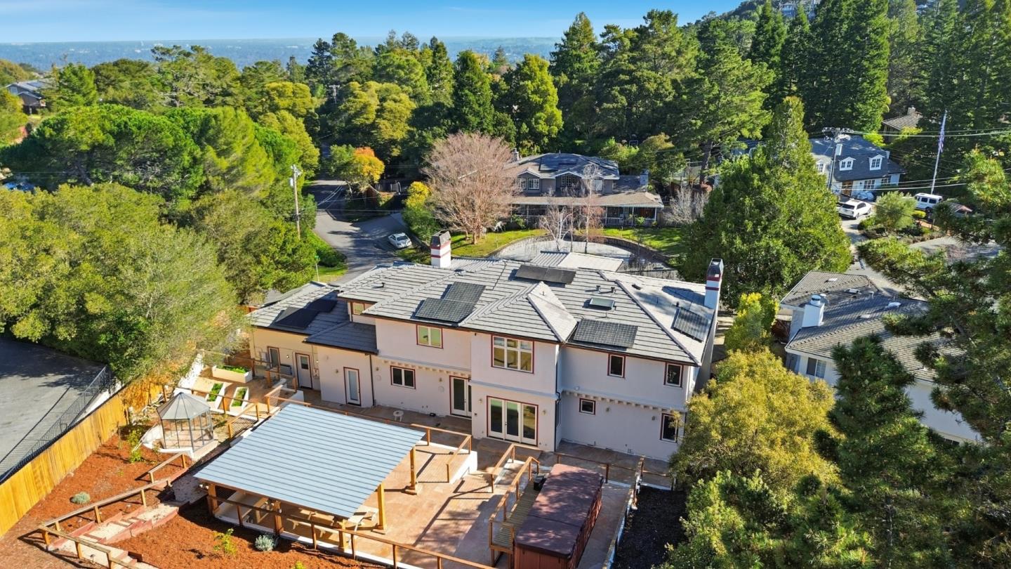 Detail Gallery Image 60 of 71 For 544 Sunset Way, Redwood City,  CA 94062 - 6 Beds | 5 Baths