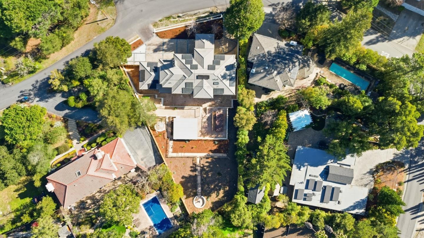 Detail Gallery Image 62 of 71 For 544 Sunset Way, Redwood City,  CA 94062 - 6 Beds | 5 Baths