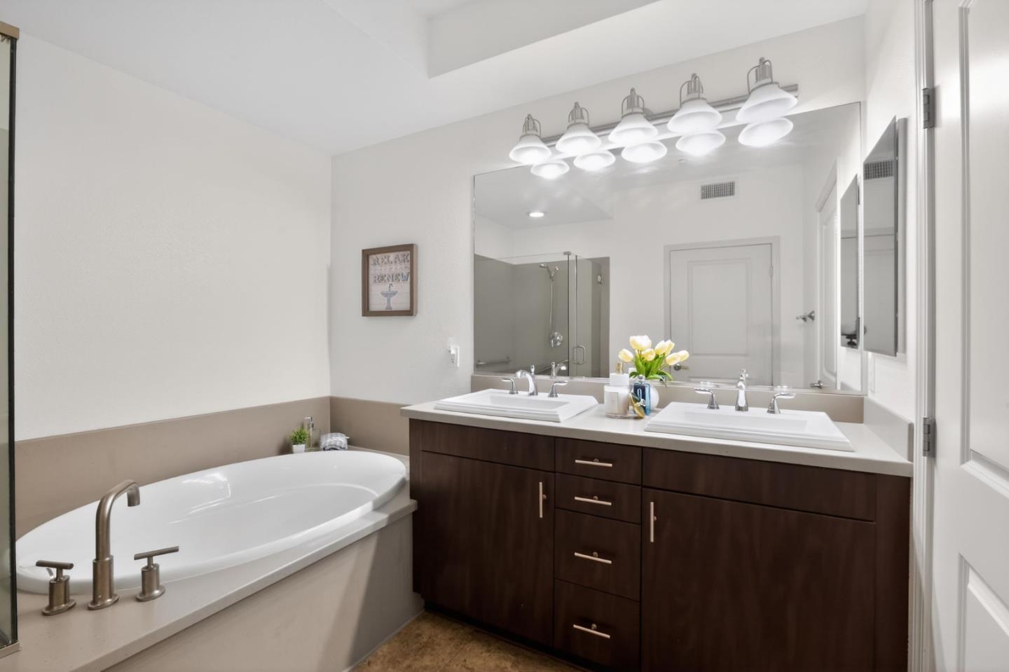 Detail Gallery Image 10 of 18 For 10745 N De Anza Blvd #215,  Cupertino,  CA 95014 - 2 Beds | 2 Baths