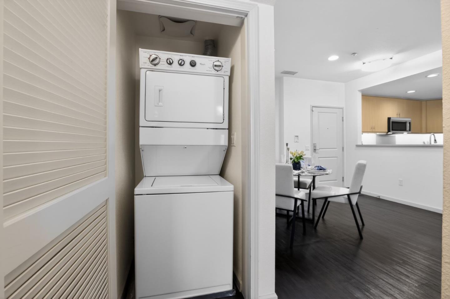 Detail Gallery Image 14 of 18 For 10745 N De Anza Blvd #215,  Cupertino,  CA 95014 - 2 Beds | 2 Baths