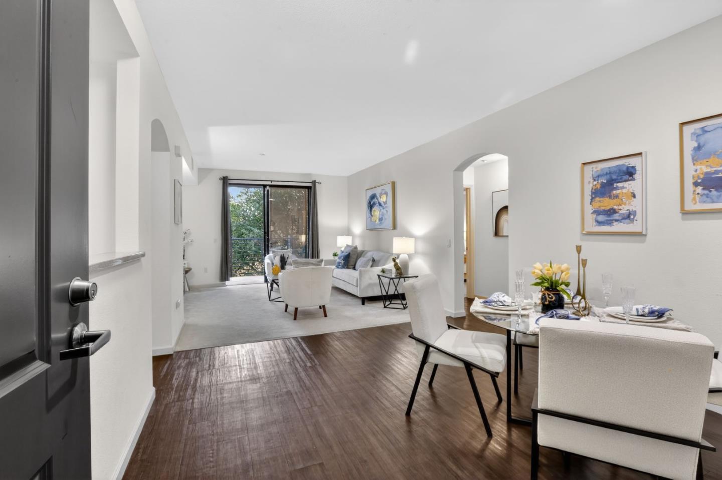 Detail Gallery Image 4 of 18 For 10745 N De Anza Blvd #215,  Cupertino,  CA 95014 - 2 Beds | 2 Baths