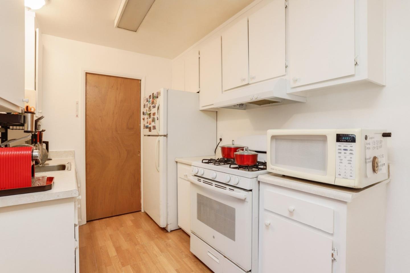 Detail Gallery Image 5 of 10 For 38455 Bronson St #120,  Fremont,  CA 94536 - 1 Beds | 1 Baths