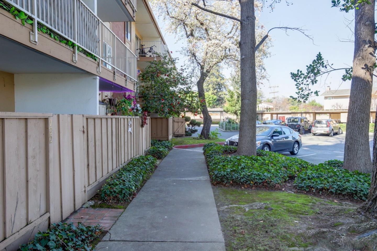 Detail Gallery Image 8 of 10 For 38455 Bronson St #120,  Fremont,  CA 94536 - 1 Beds | 1 Baths