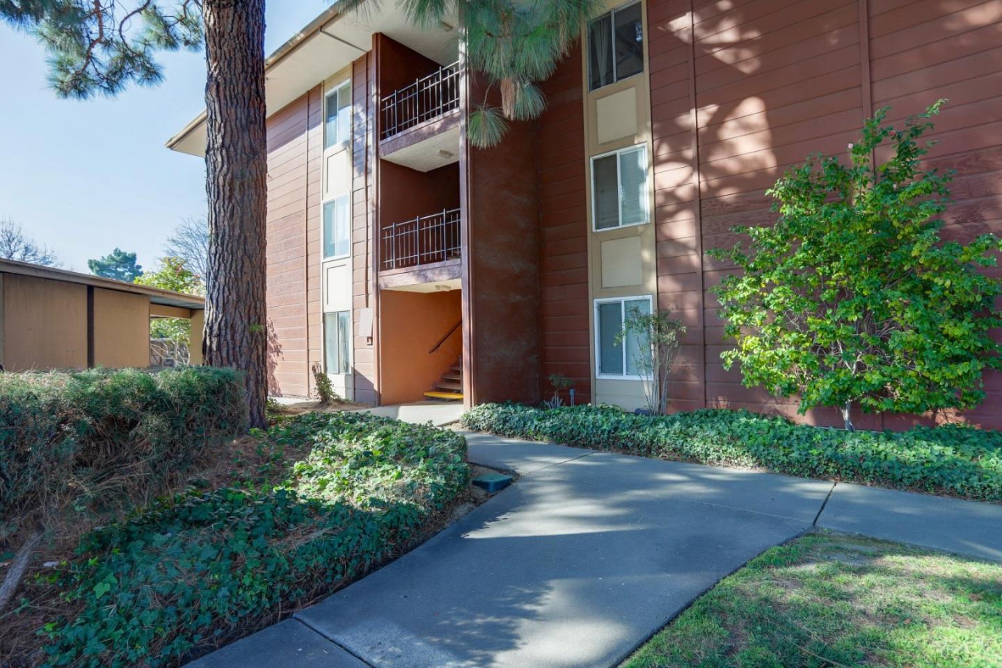 Detail Gallery Image 9 of 10 For 38455 Bronson St #120,  Fremont,  CA 94536 - 1 Beds | 1 Baths