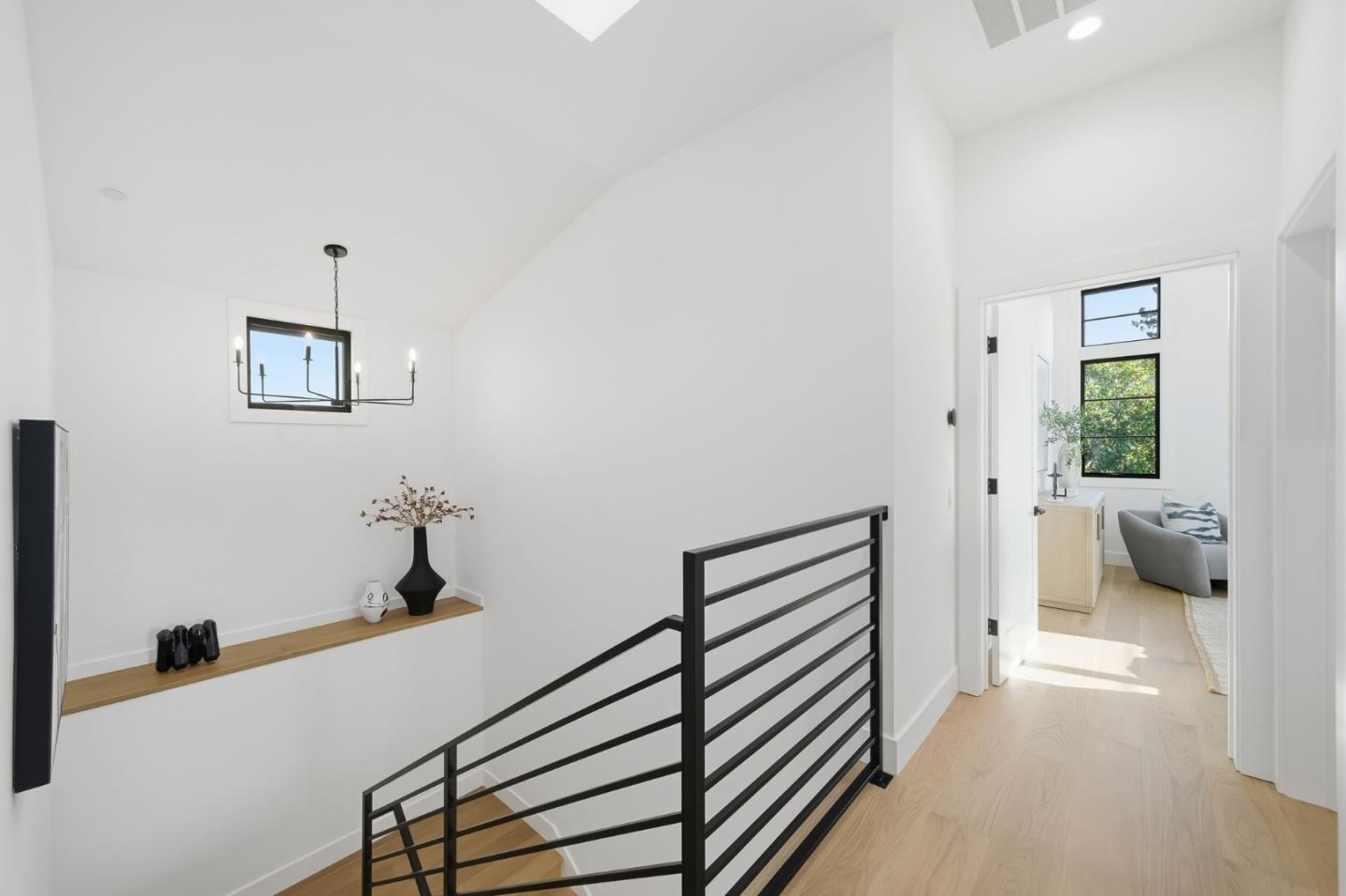 Detail Gallery Image 21 of 57 For 1908 Devereux Dr, Burlingame,  CA 94010 - 4 Beds | 3/1 Baths