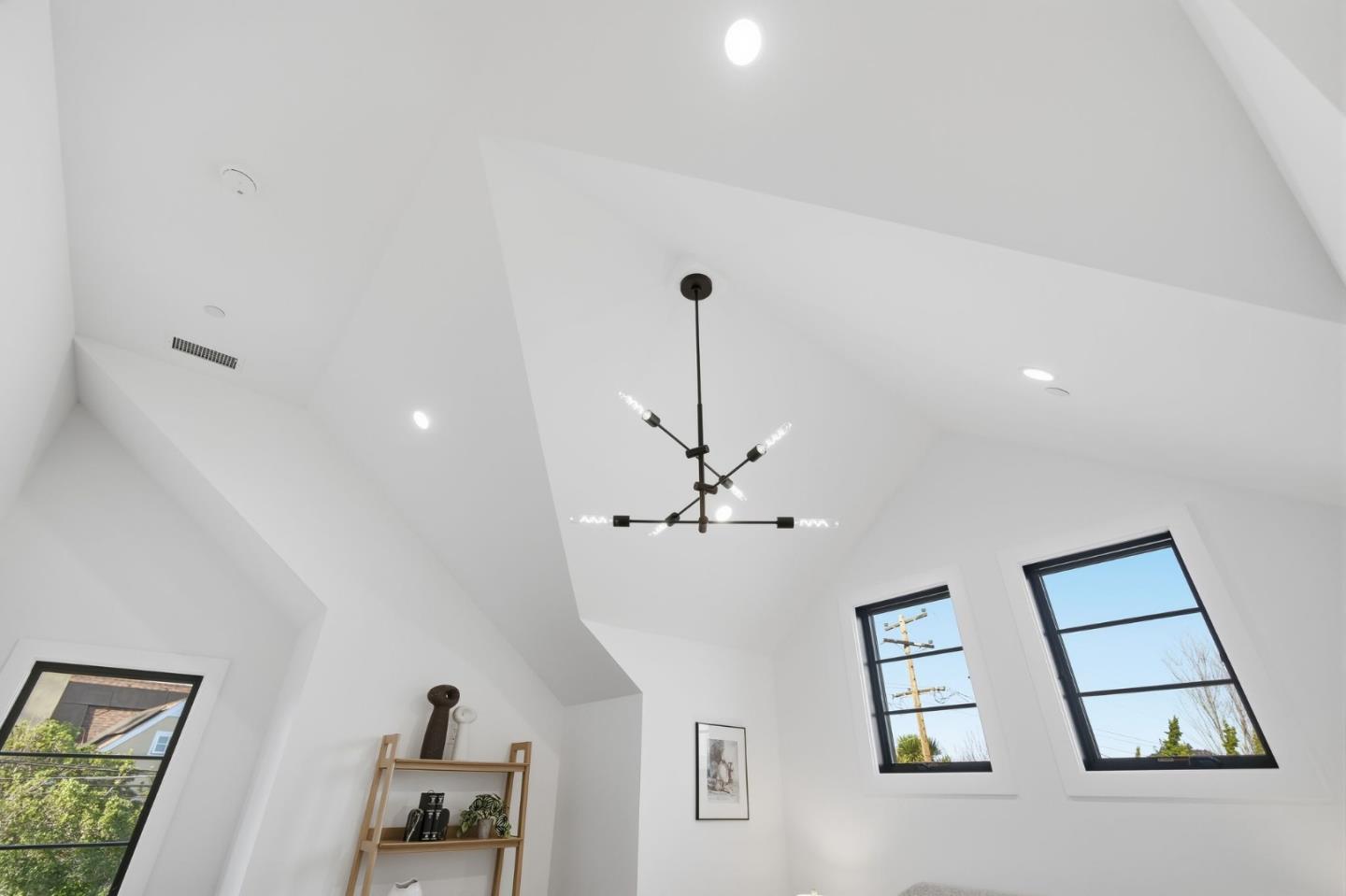 Detail Gallery Image 24 of 57 For 1908 Devereux Dr, Burlingame,  CA 94010 - 4 Beds | 3/1 Baths