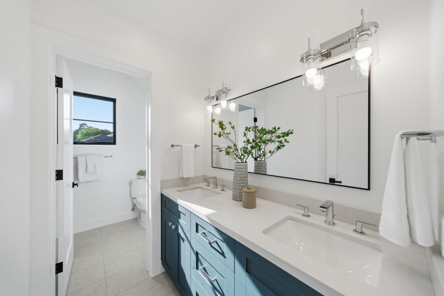 Detail Gallery Image 25 of 57 For 1908 Devereux Dr, Burlingame,  CA 94010 - 4 Beds | 3/1 Baths