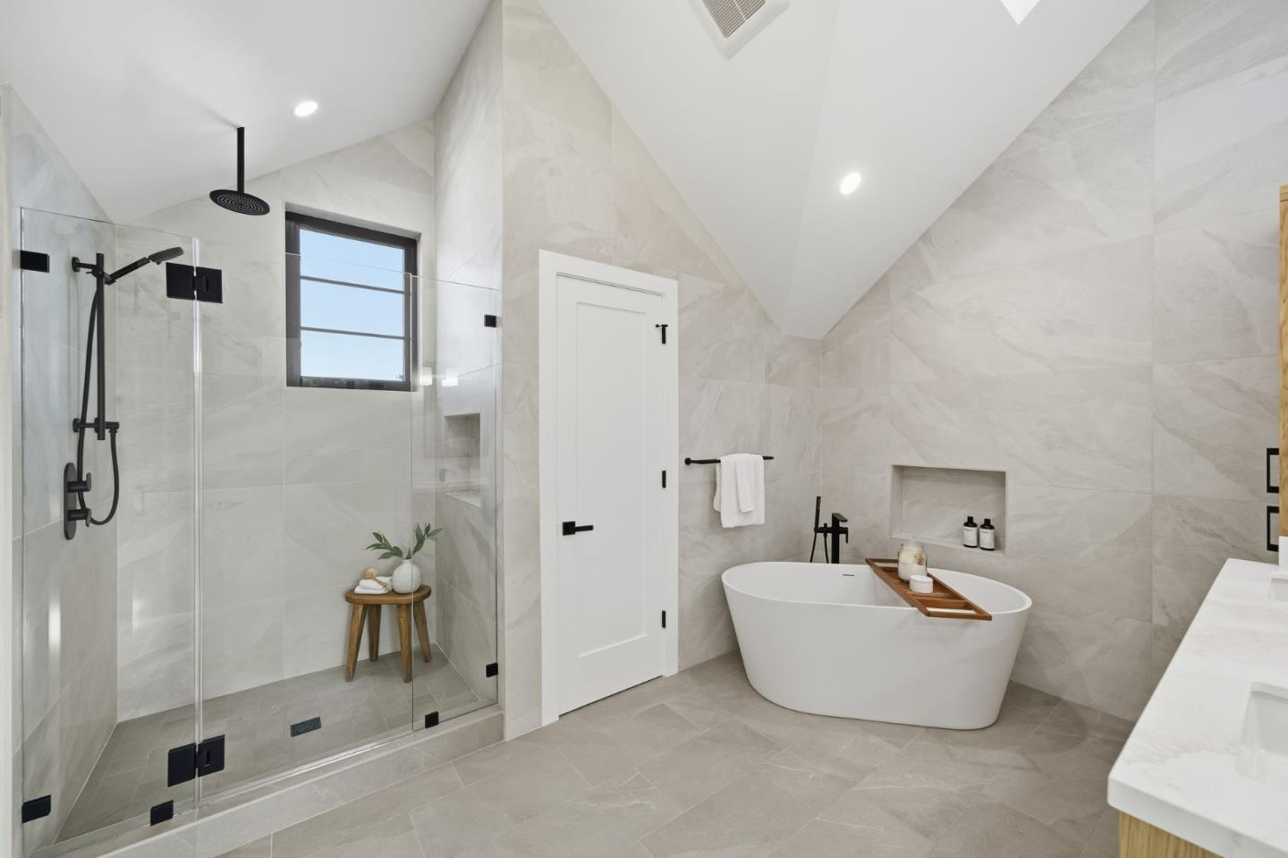 Detail Gallery Image 33 of 57 For 1908 Devereux Dr, Burlingame,  CA 94010 - 4 Beds | 3/1 Baths