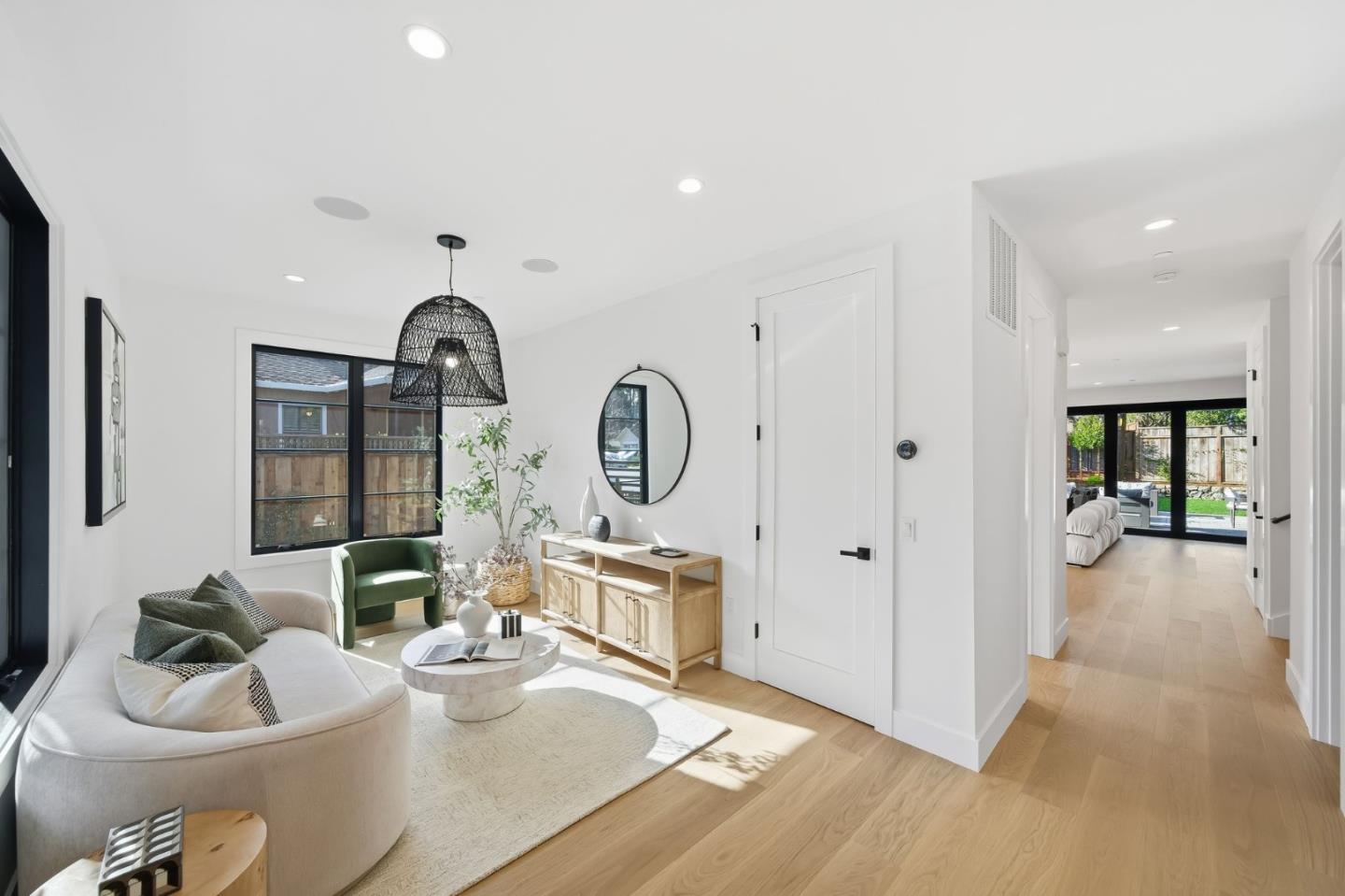 Detail Gallery Image 4 of 57 For 1908 Devereux Dr, Burlingame,  CA 94010 - 4 Beds | 3/1 Baths