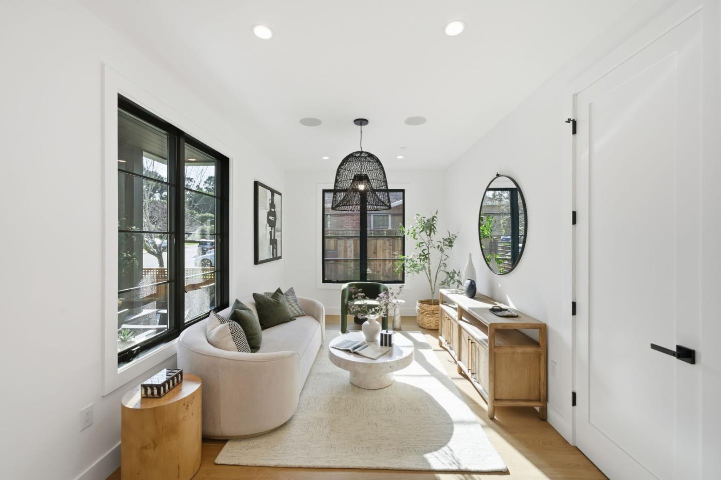 Detail Gallery Image 5 of 57 For 1908 Devereux Dr, Burlingame,  CA 94010 - 4 Beds | 3/1 Baths