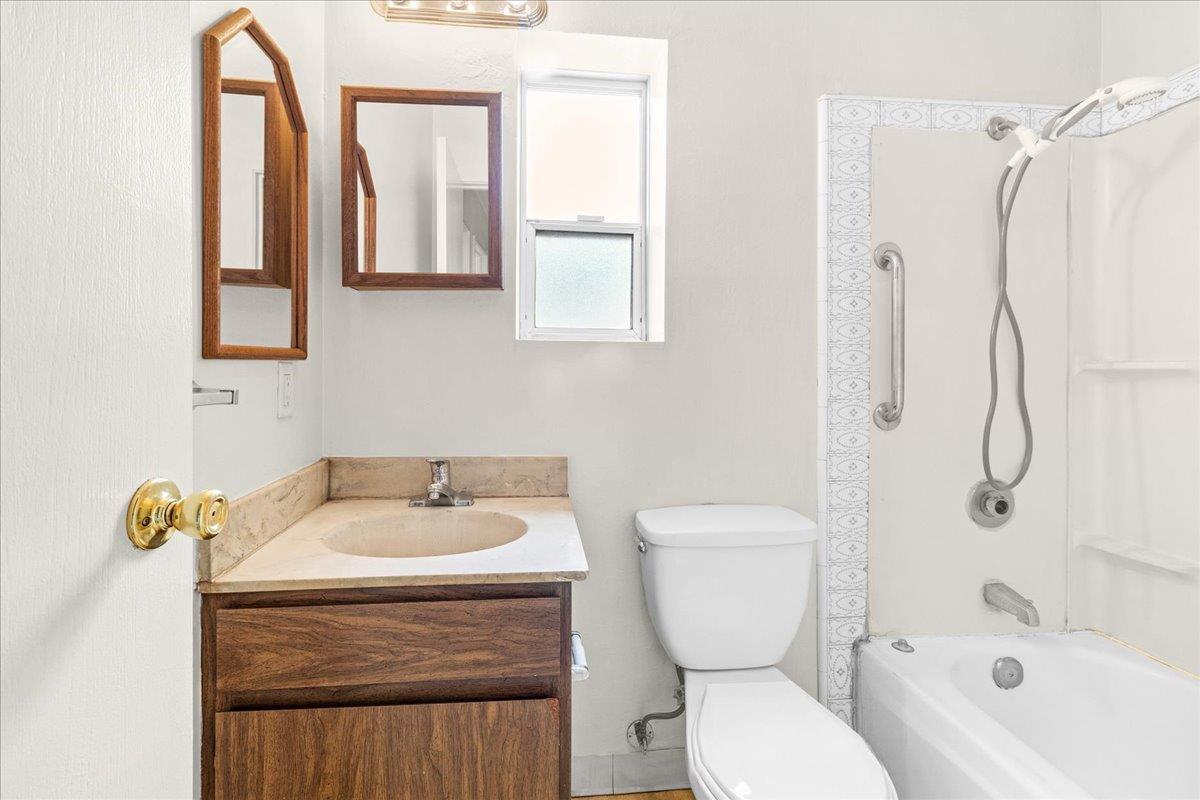 Detail Gallery Image 10 of 26 For 3137 Seacrest Ave #17,  Marina,  CA 93933 - 3 Beds | 1/2 Baths