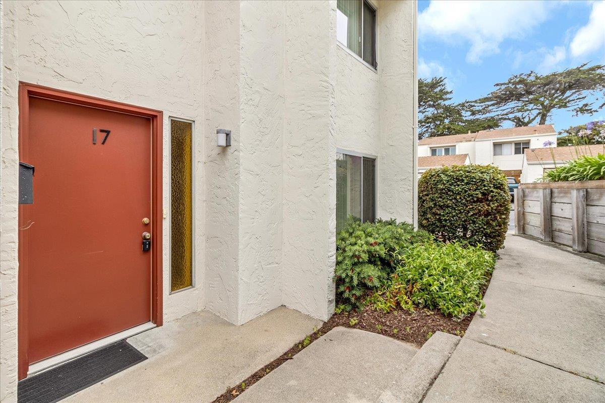 Detail Gallery Image 22 of 26 For 3137 Seacrest Ave #17,  Marina,  CA 93933 - 3 Beds | 1/2 Baths