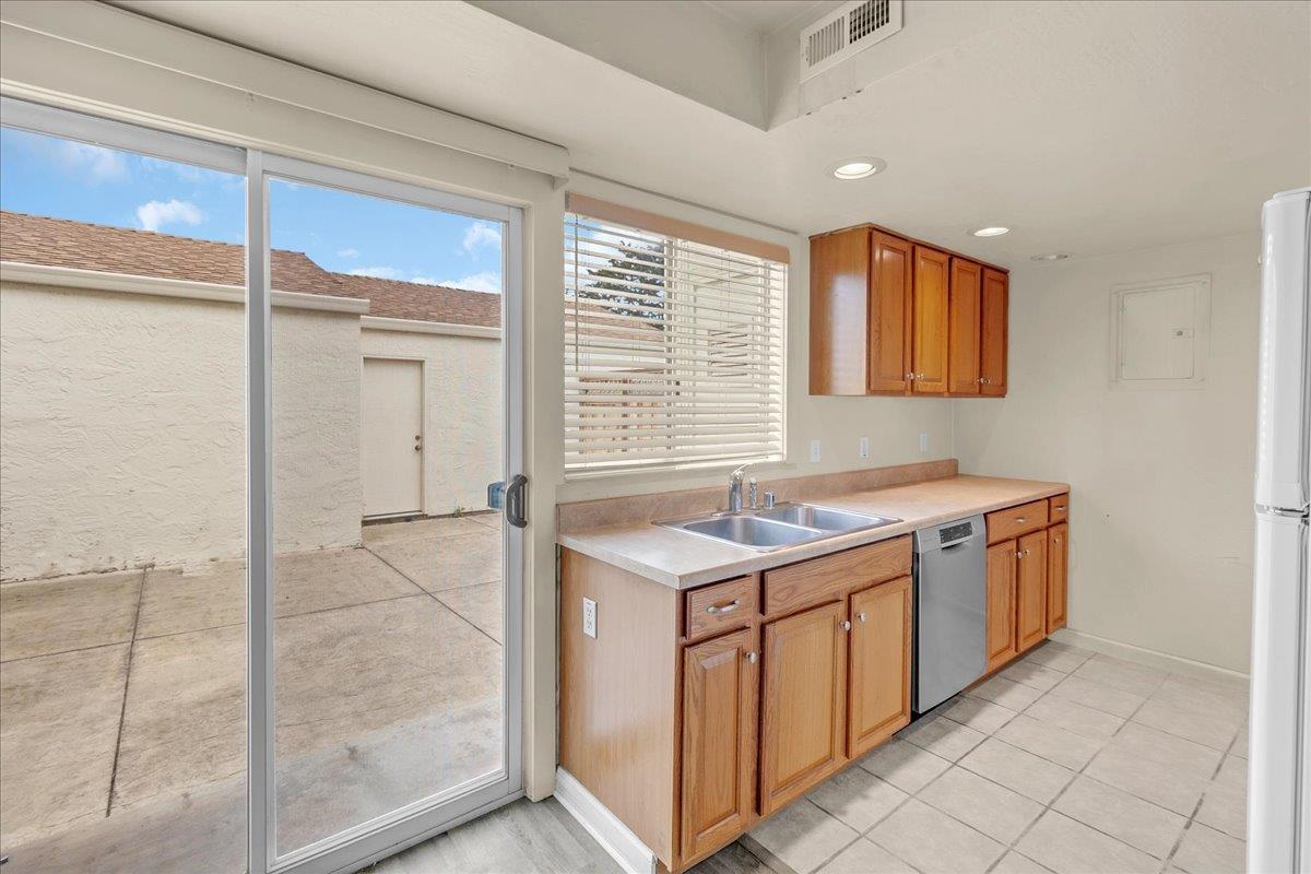 Detail Gallery Image 26 of 26 For 3137 Seacrest Ave #17,  Marina,  CA 93933 - 3 Beds | 1/2 Baths