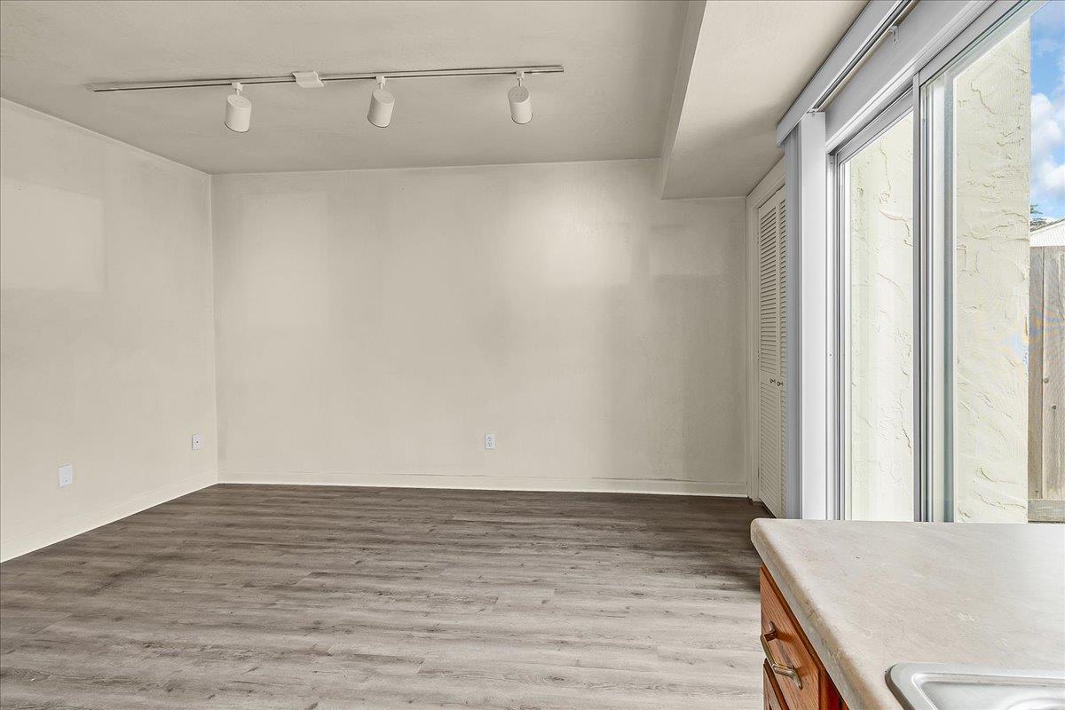 Detail Gallery Image 3 of 26 For 3137 Seacrest Ave #17,  Marina,  CA 93933 - 3 Beds | 1/2 Baths