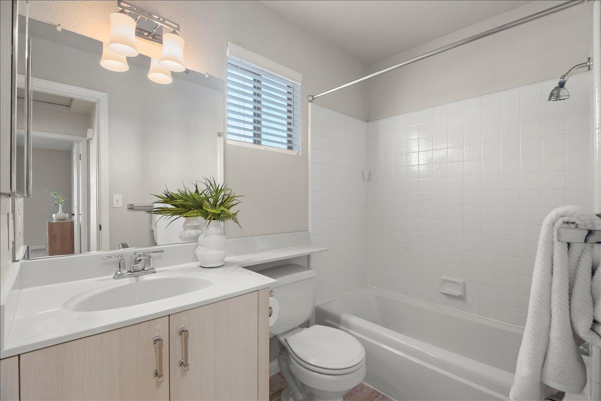 Detail Gallery Image 26 of 32 For 5533 Sunspring Cir, San Jose,  CA 95138 - 3 Beds | 2/1 Baths