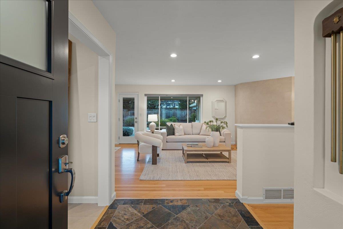 Detail Gallery Image 10 of 55 For 1727 Marlyn Way, San Jose,  CA 95125 - 4 Beds | 2 Baths