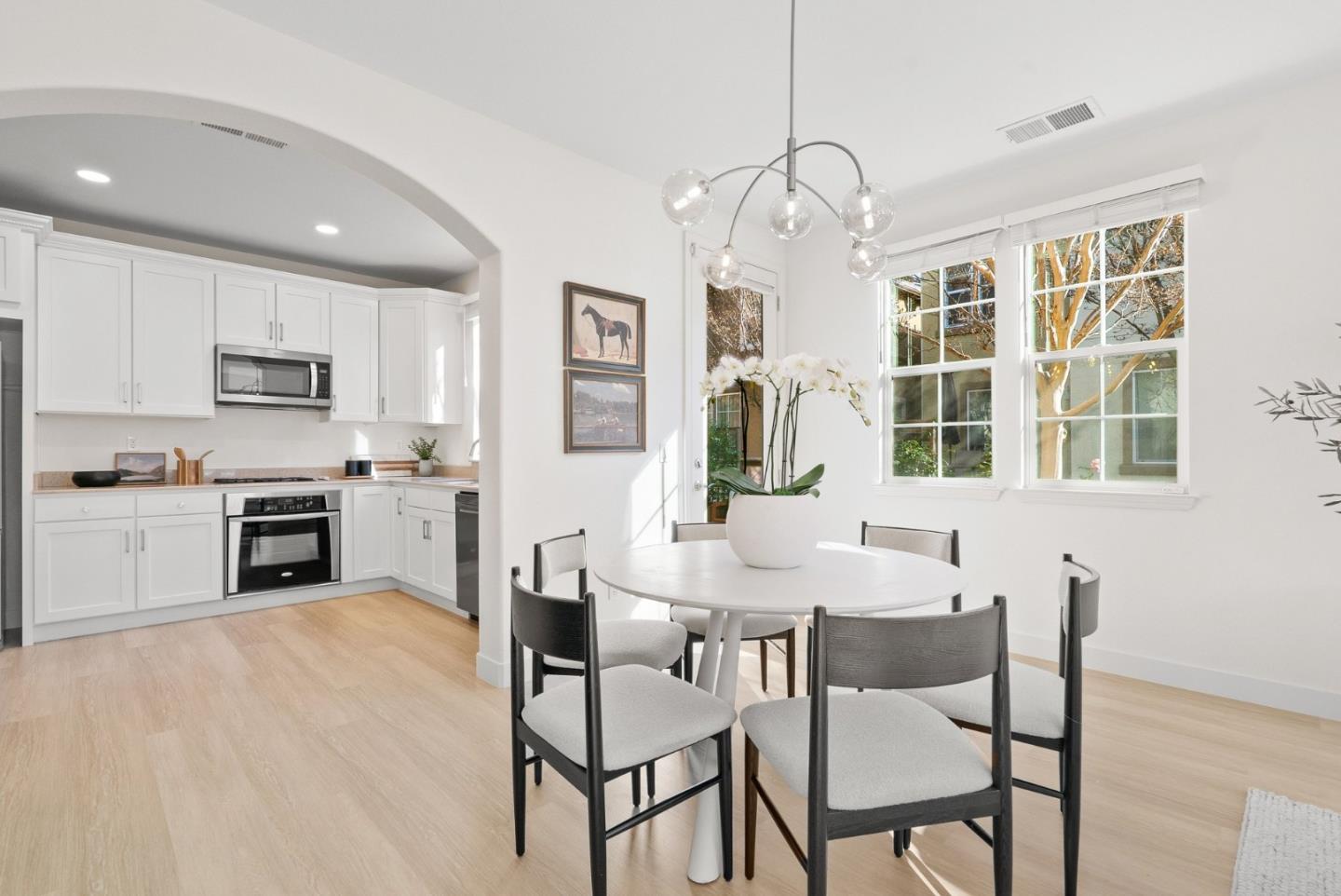 Detail Gallery Image 11 of 61 For 583 Ravenna Way, Hayward,  CA 94545 - 4 Beds | 3 Baths