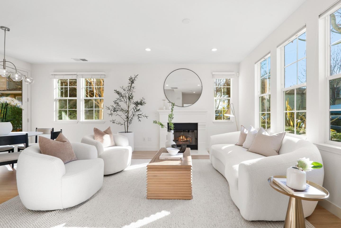 Detail Gallery Image 4 of 61 For 583 Ravenna Way, Hayward,  CA 94545 - 4 Beds | 3 Baths