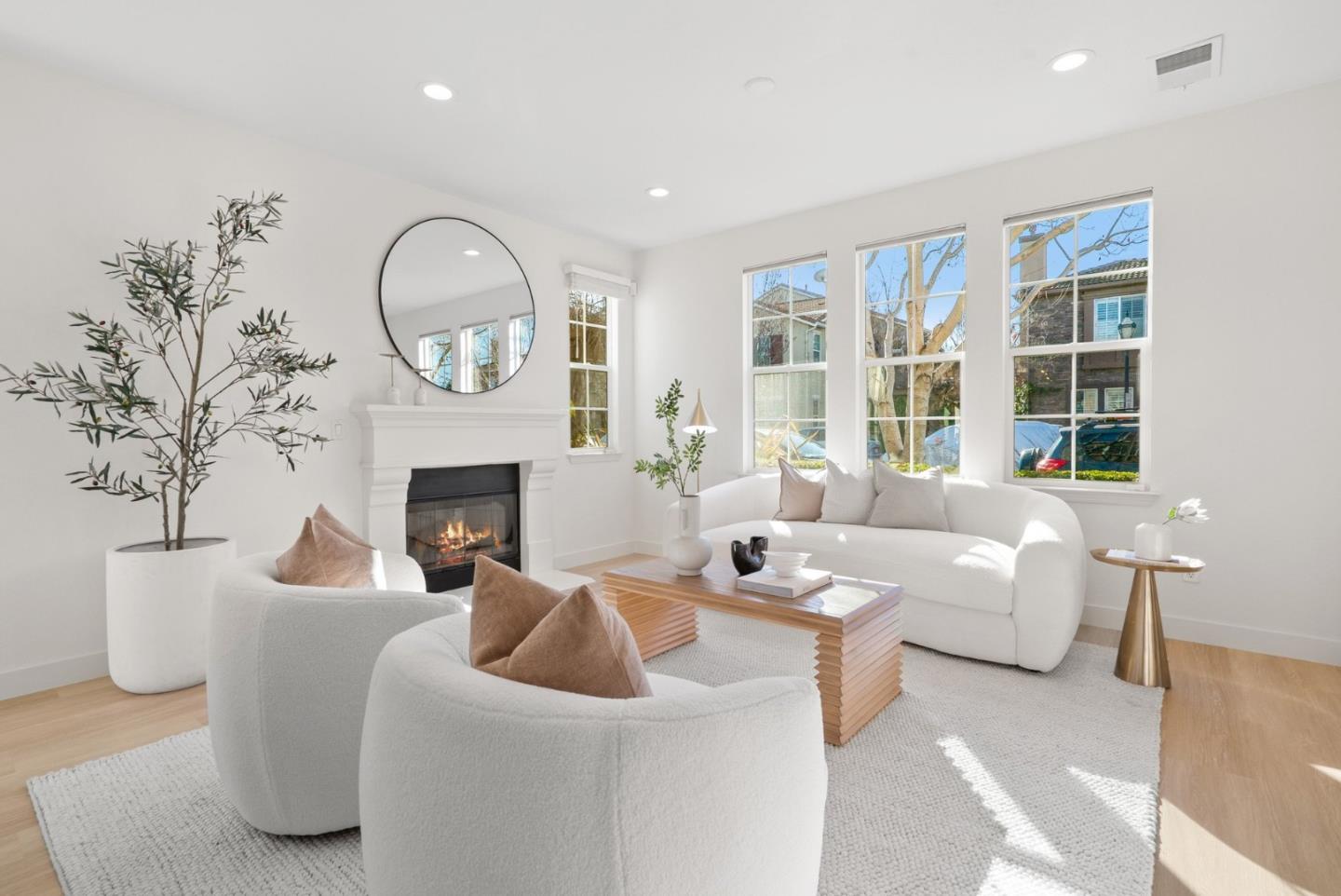 Detail Gallery Image 5 of 61 For 583 Ravenna Way, Hayward,  CA 94545 - 4 Beds | 3 Baths