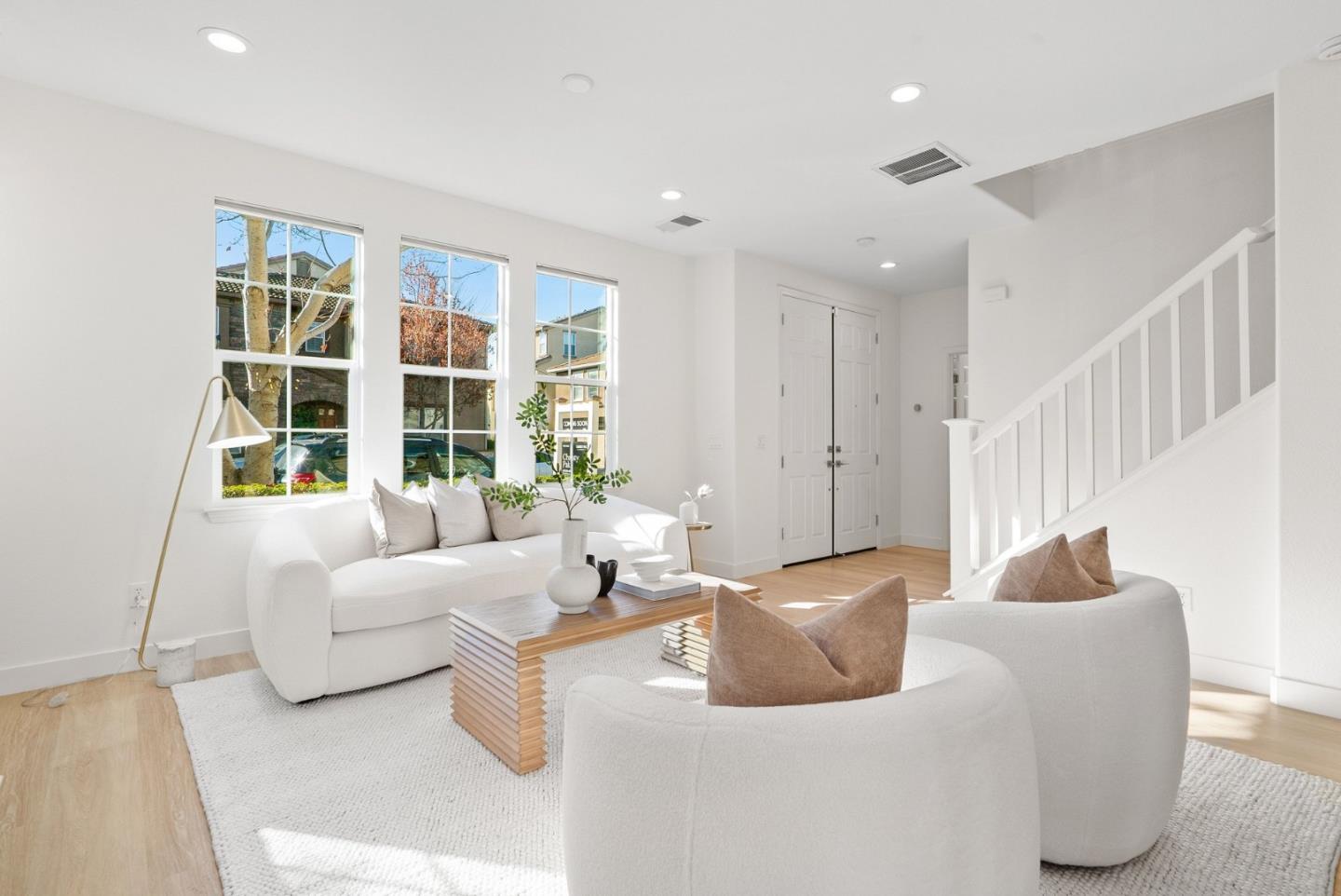 Detail Gallery Image 7 of 61 For 583 Ravenna Way, Hayward,  CA 94545 - 4 Beds | 3 Baths