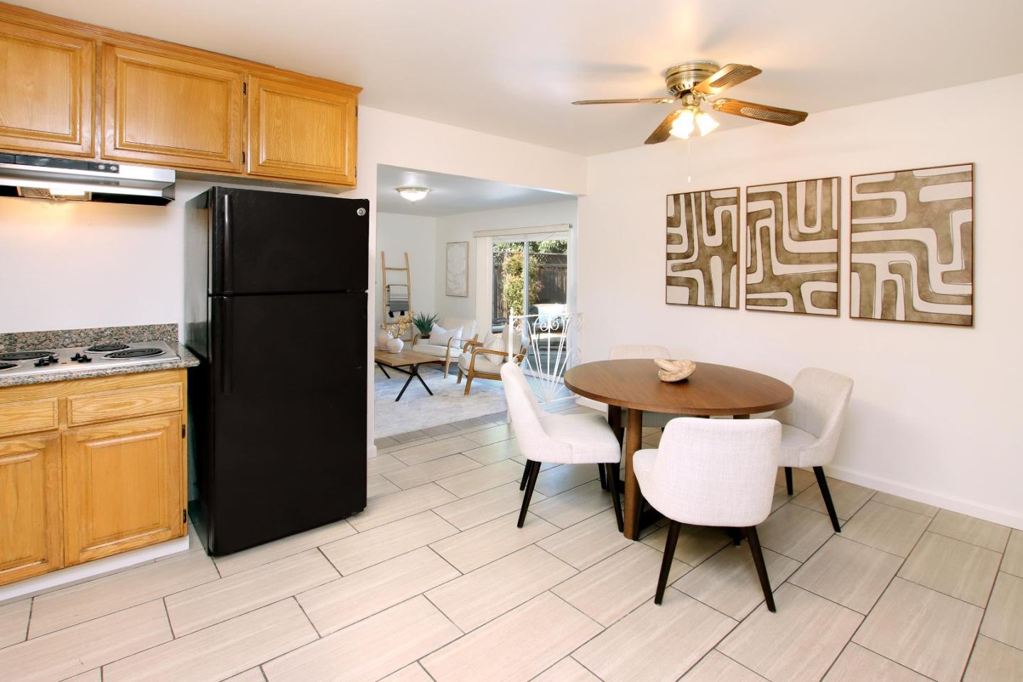 Detail Gallery Image 11 of 30 For 425 Queens Ct, Campbell,  CA 95008 - 4 Beds | 2 Baths