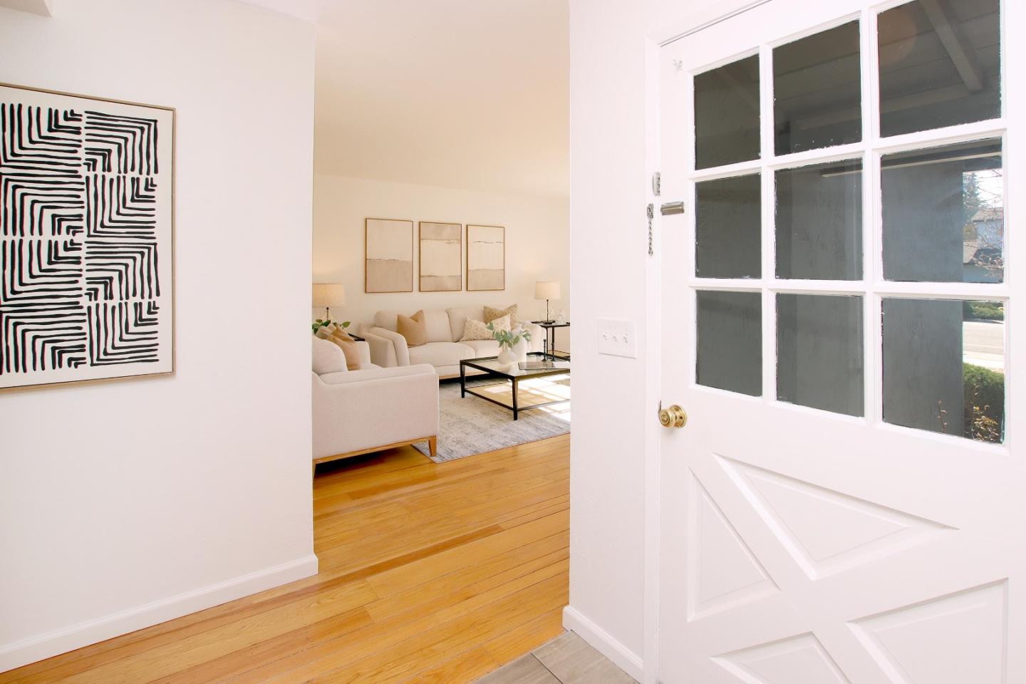 Detail Gallery Image 4 of 30 For 425 Queens Ct, Campbell,  CA 95008 - 4 Beds | 2 Baths