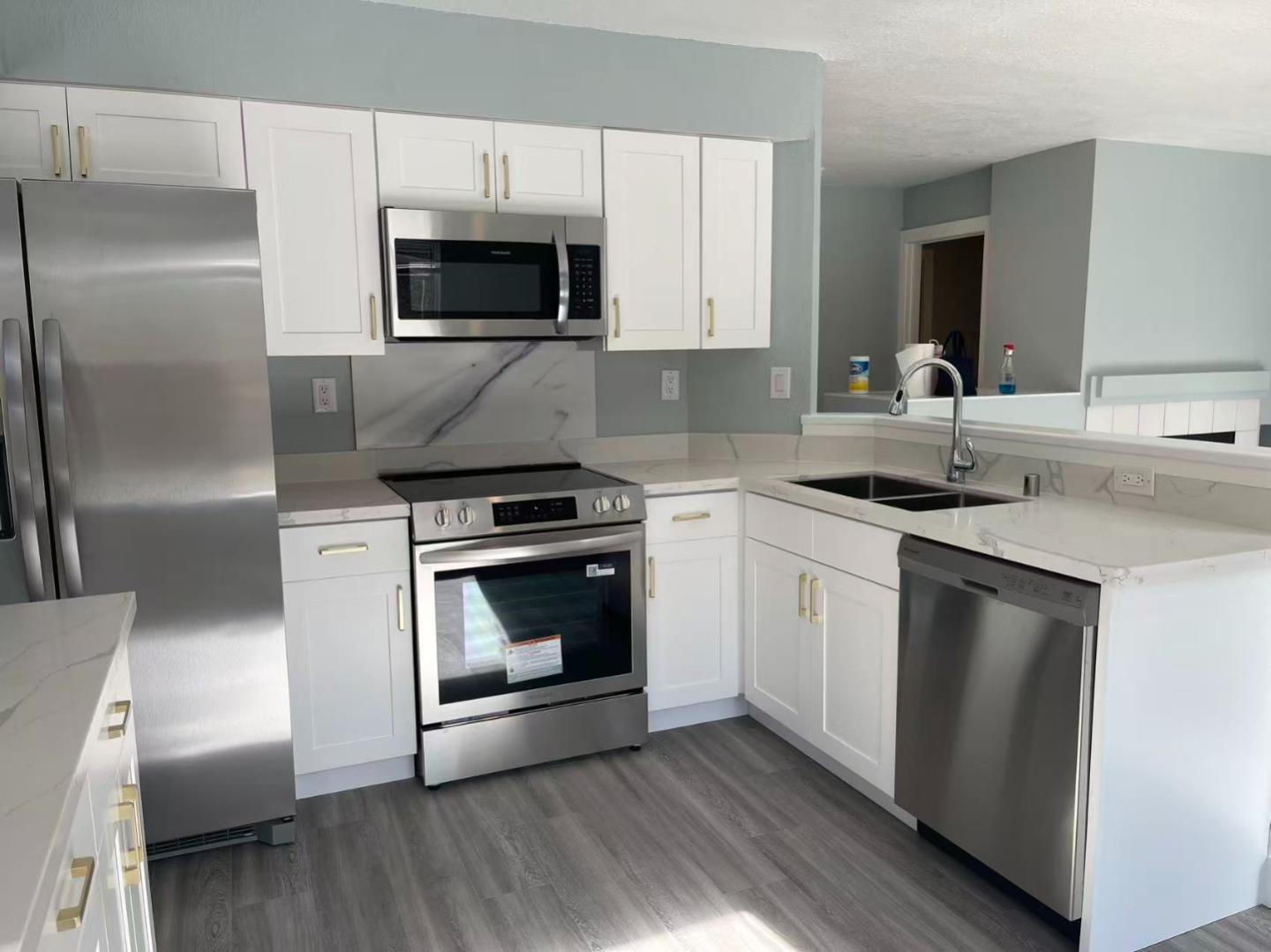 Detail Gallery Image 8 of 23 For 143 Carnival Ct, Vallejo,  CA 94589 - 4 Beds | 2/1 Baths