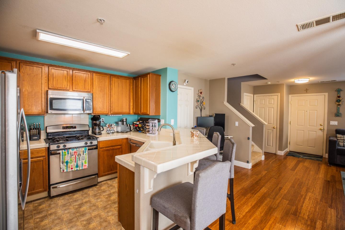 Detail Gallery Image 12 of 40 For 12782 Rogge Village Loop, Salinas,  CA 93906 - 4 Beds | 2/1 Baths