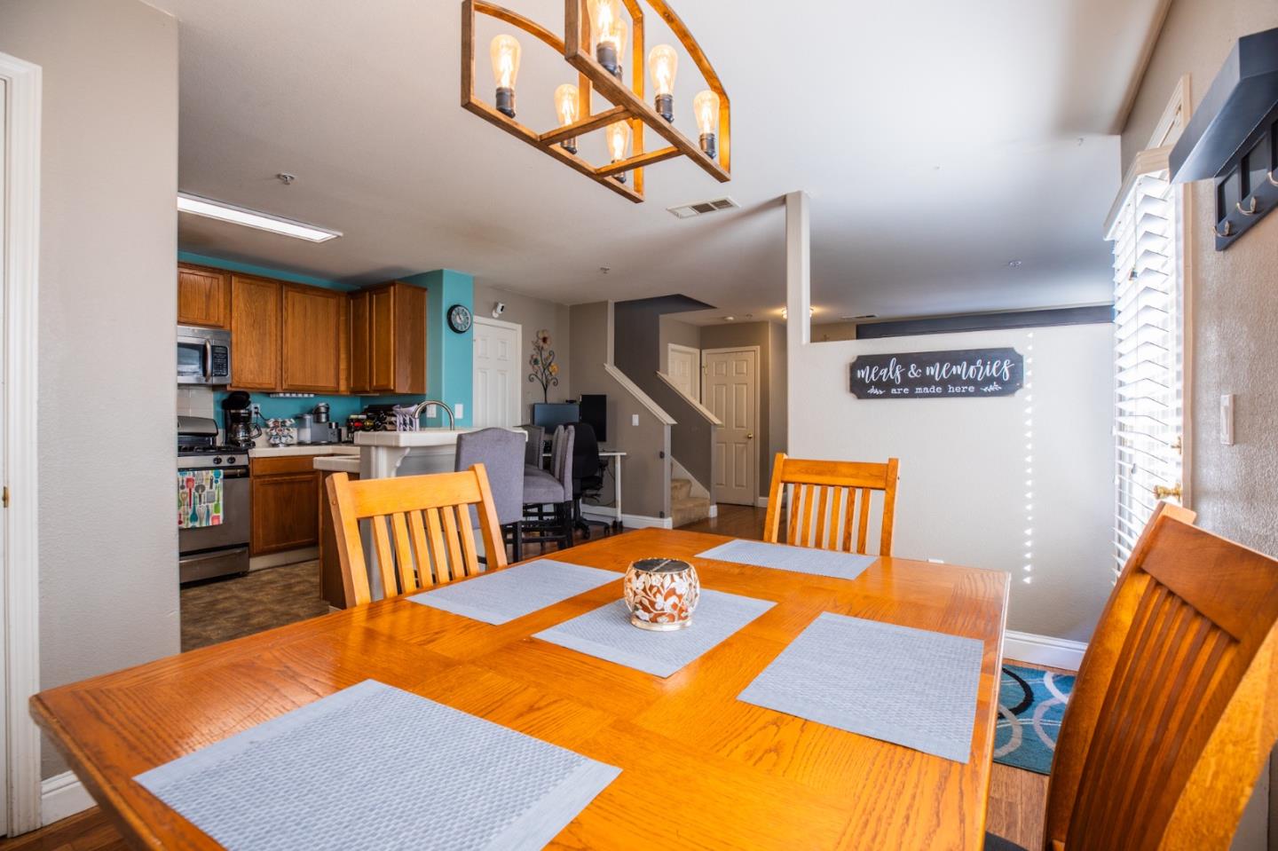 Detail Gallery Image 15 of 40 For 12782 Rogge Village Loop, Salinas,  CA 93906 - 4 Beds | 2/1 Baths