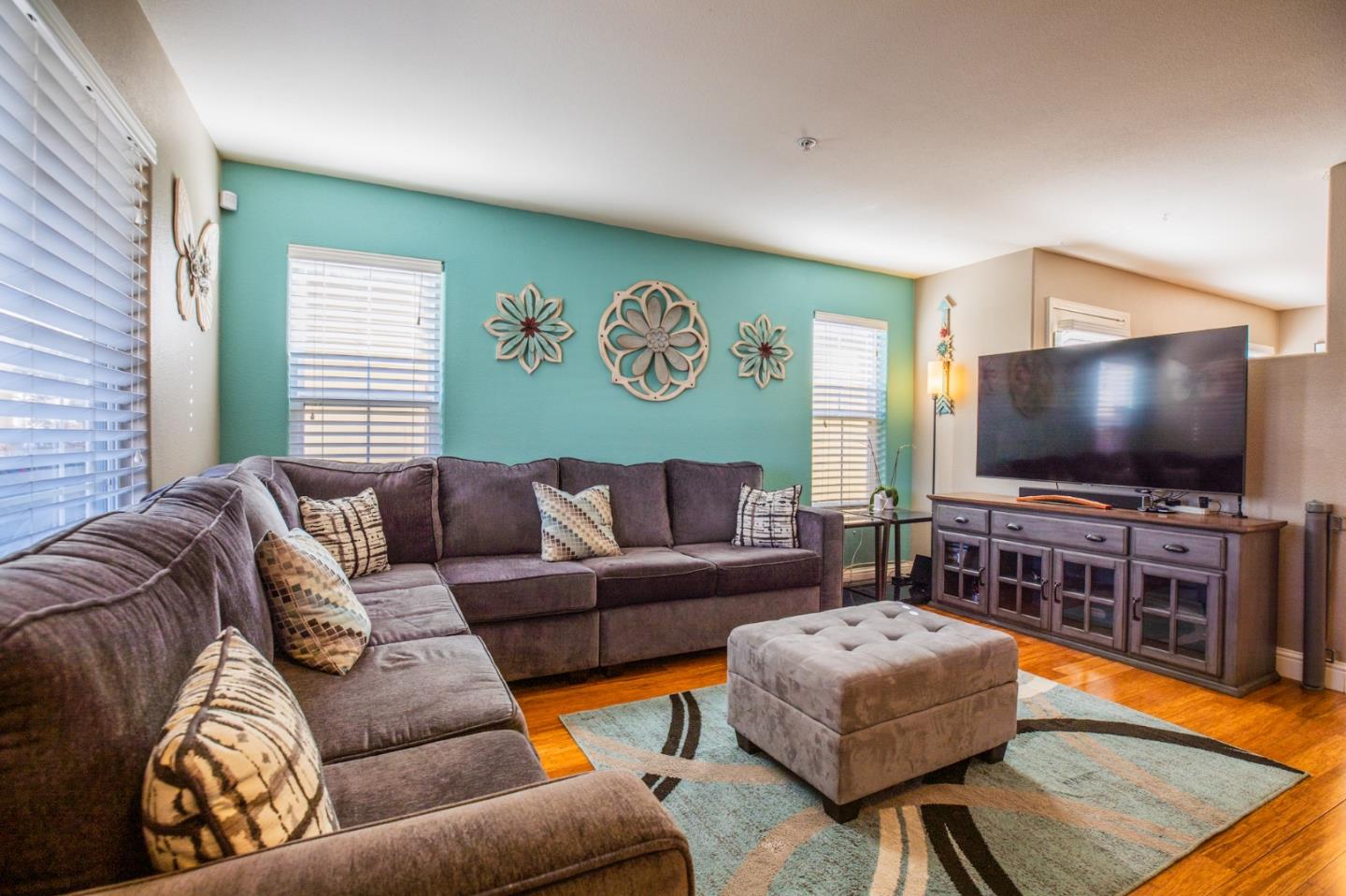 Detail Gallery Image 6 of 40 For 12782 Rogge Village Loop, Salinas,  CA 93906 - 4 Beds | 2/1 Baths