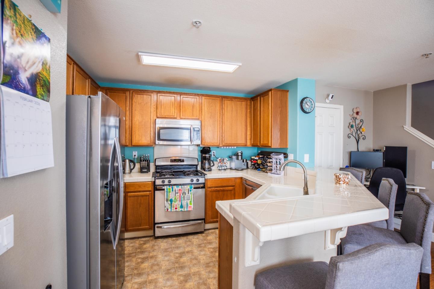 Detail Gallery Image 9 of 40 For 12782 Rogge Village Loop, Salinas,  CA 93906 - 4 Beds | 2/1 Baths
