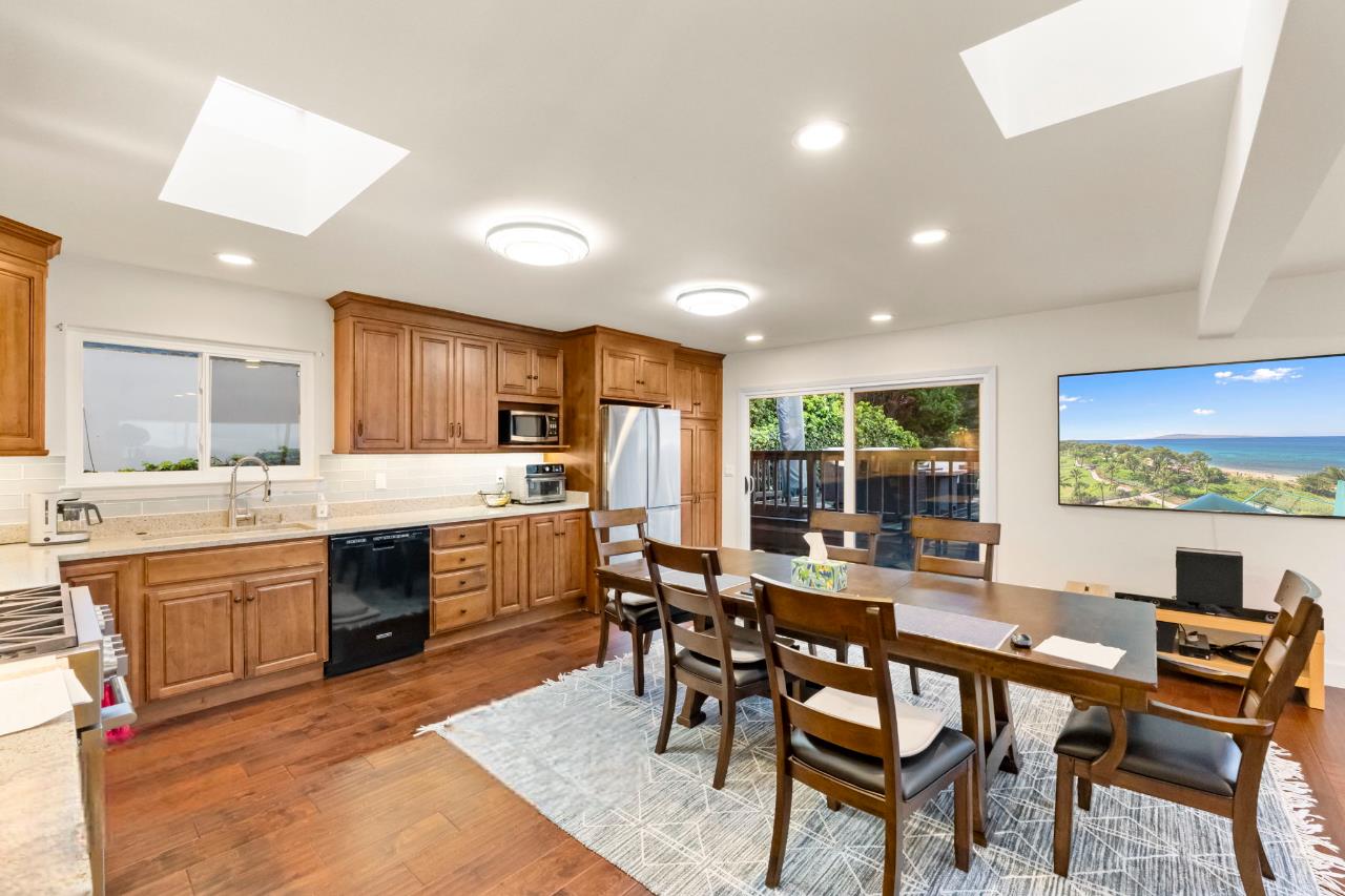 Detail Gallery Image 5 of 28 For 330 Reichling Ave, Pacifica,  CA 94044 - 3 Beds | 2 Baths