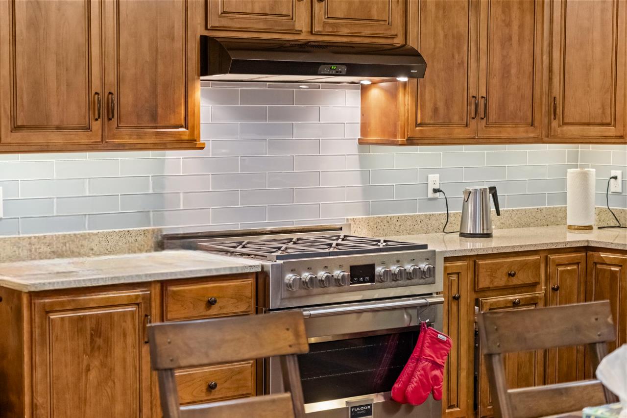 Detail Gallery Image 8 of 28 For 330 Reichling Ave, Pacifica,  CA 94044 - 3 Beds | 2 Baths