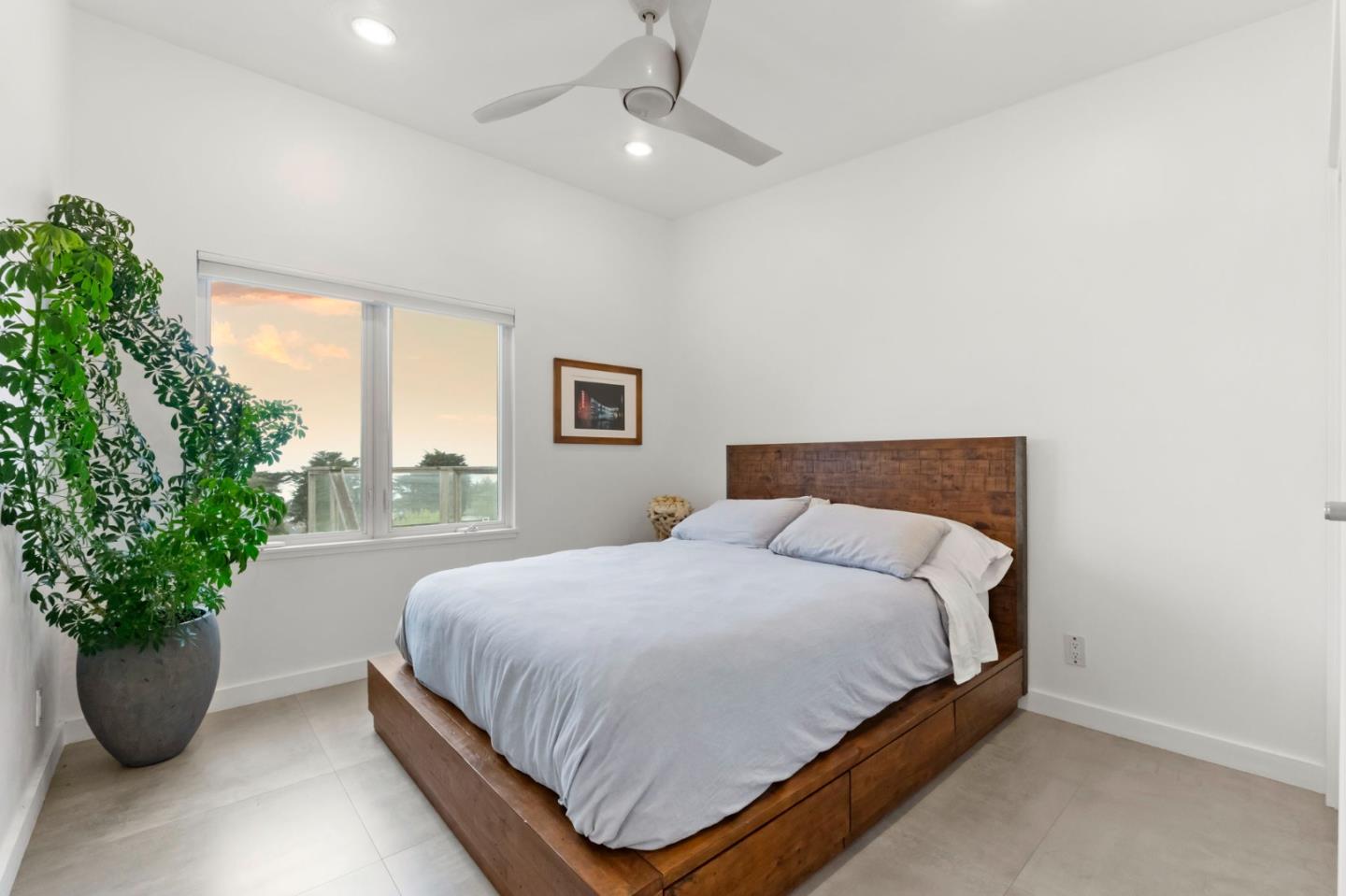 Detail Gallery Image 10 of 32 For 430 Farallon Ave, Pacifica,  CA 94044 - 3 Beds | 3 Baths