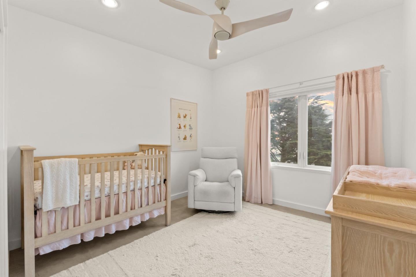 Detail Gallery Image 12 of 32 For 430 Farallon Ave, Pacifica,  CA 94044 - 3 Beds | 3 Baths