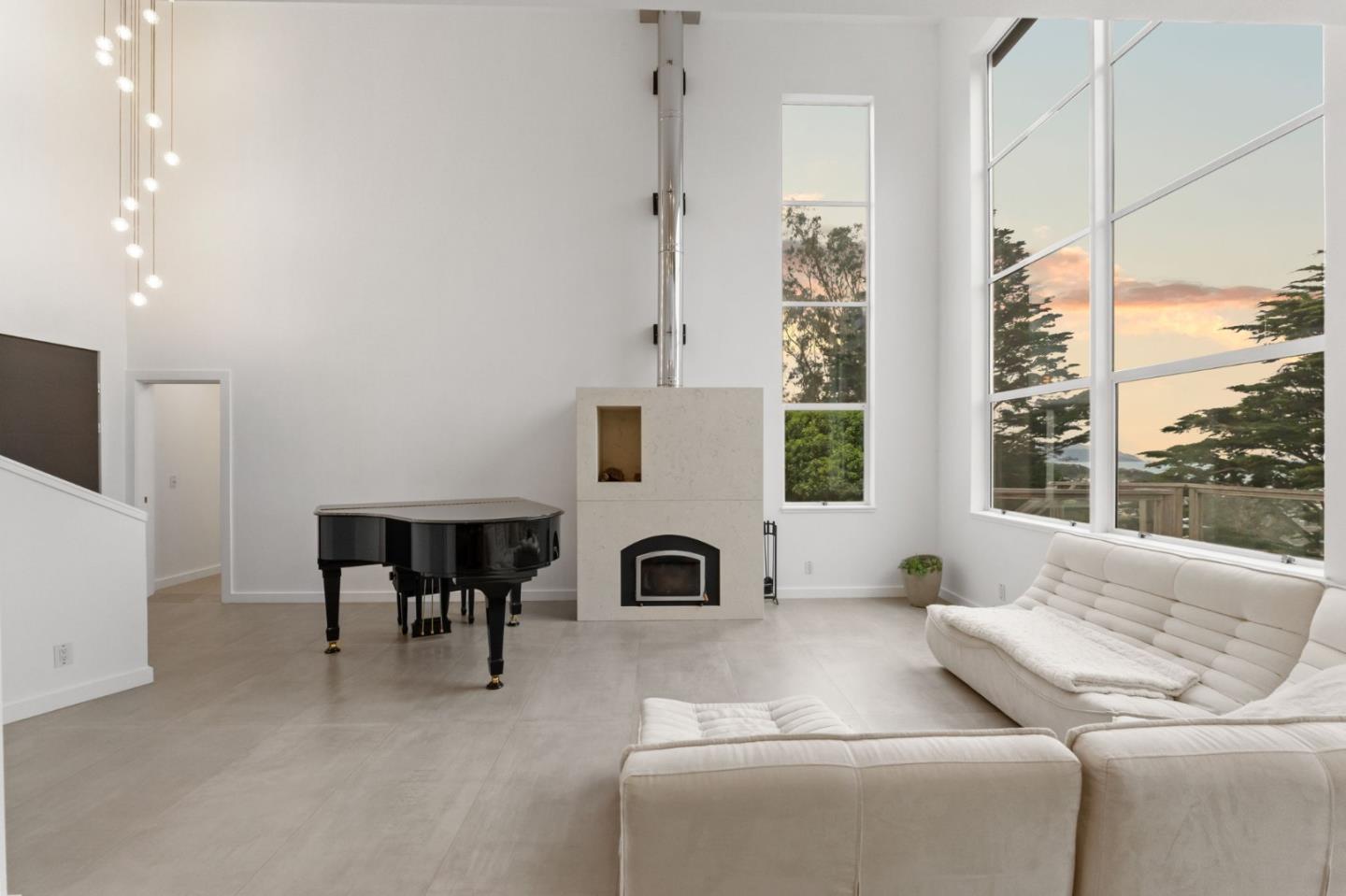 Detail Gallery Image 15 of 32 For 430 Farallon Ave, Pacifica,  CA 94044 - 3 Beds | 3 Baths