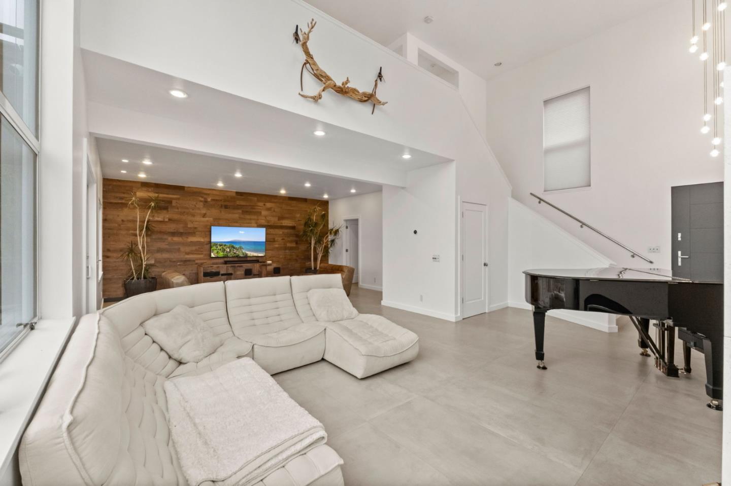 Detail Gallery Image 17 of 32 For 430 Farallon Ave, Pacifica,  CA 94044 - 3 Beds | 3 Baths