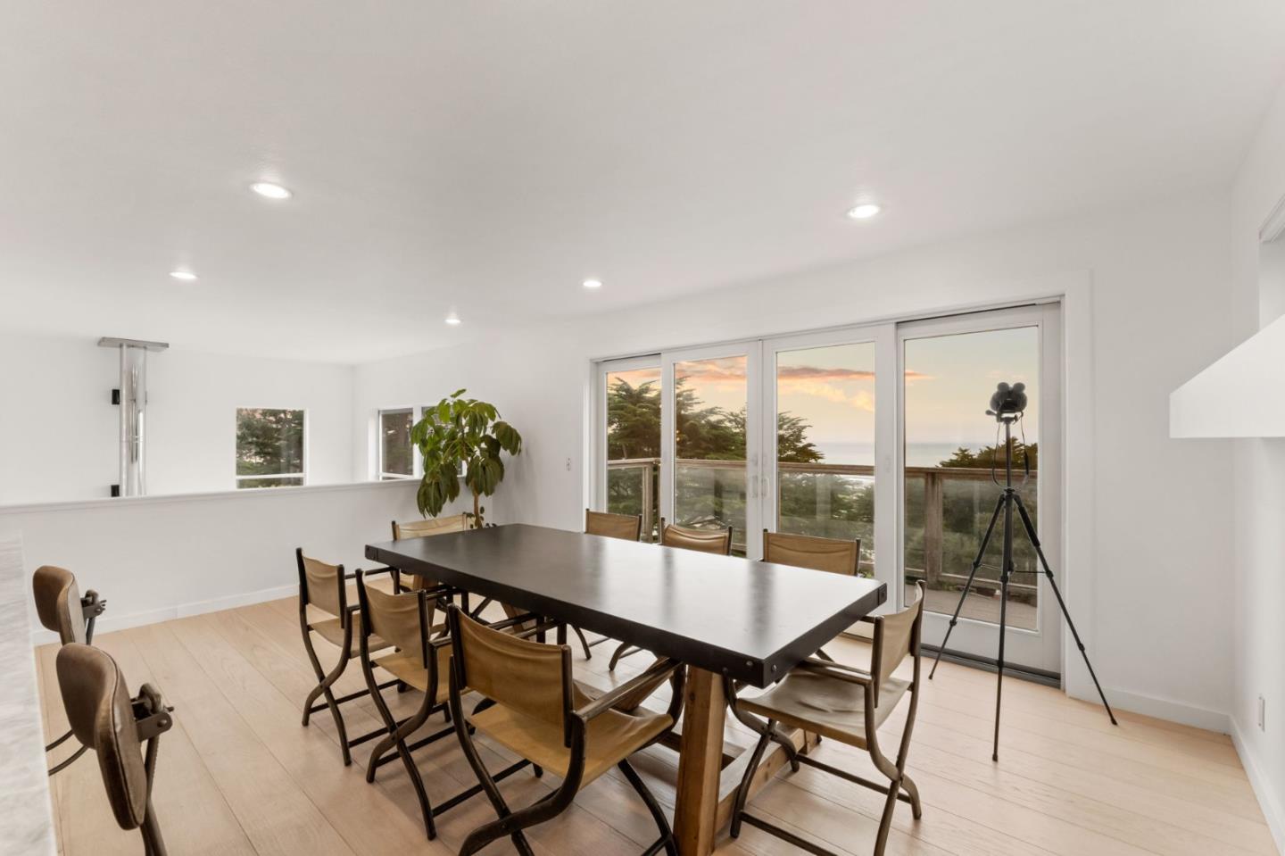 Detail Gallery Image 5 of 32 For 430 Farallon Ave, Pacifica,  CA 94044 - 3 Beds | 3 Baths