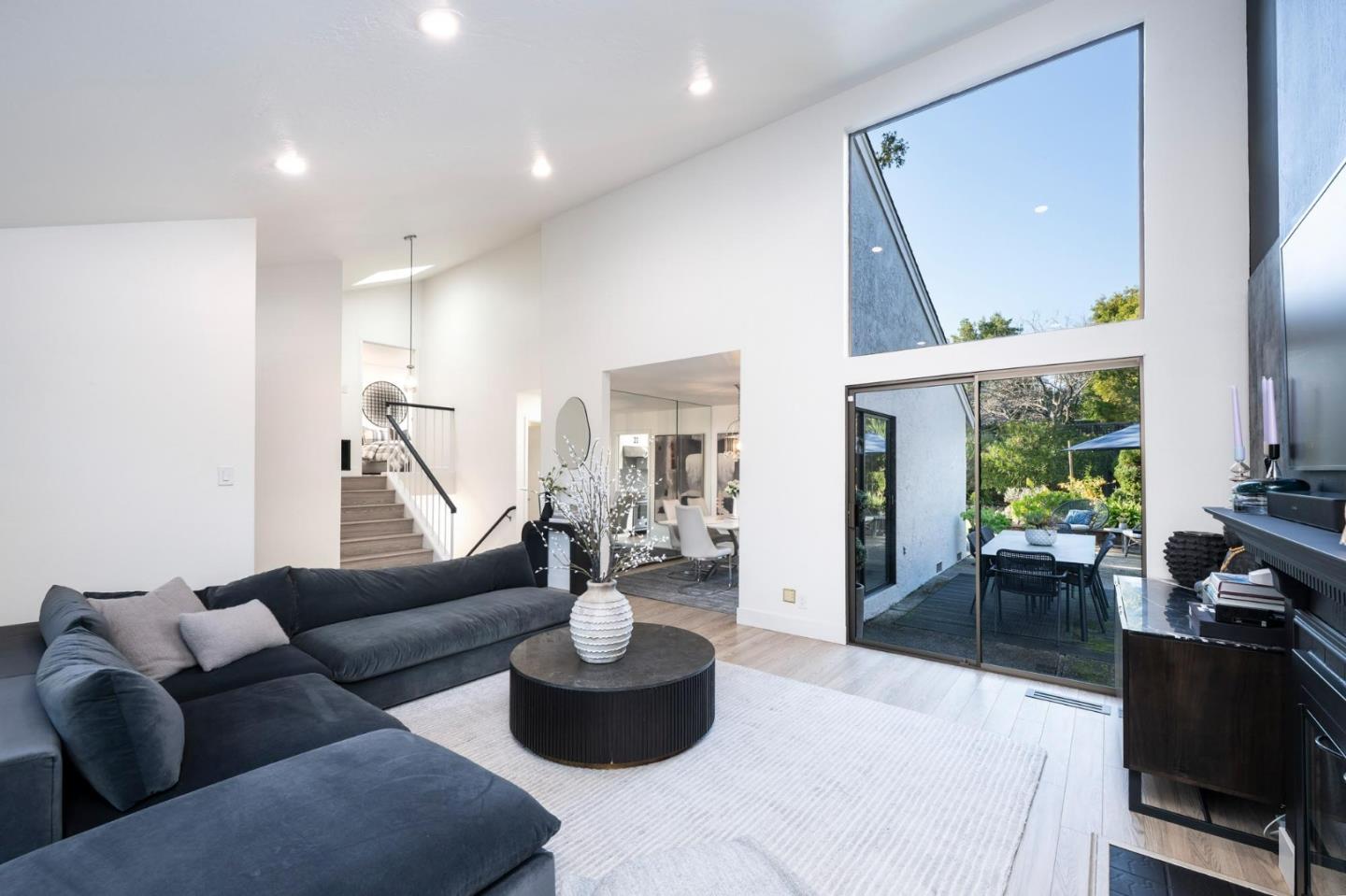 Detail Gallery Image 4 of 30 For 510 Borel Ave, San Mateo,  CA 94402 - 2 Beds | 1/1 Baths