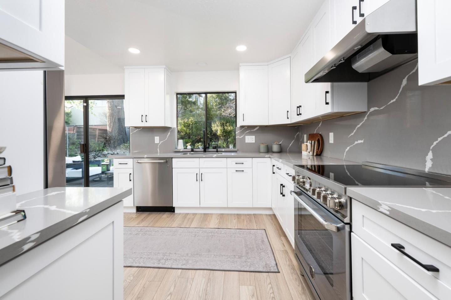 Detail Gallery Image 6 of 30 For 510 Borel Ave, San Mateo,  CA 94402 - 2 Beds | 1/1 Baths