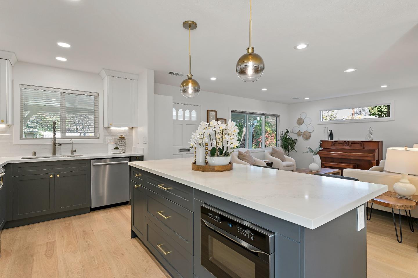 Detail Gallery Image 12 of 28 For 1416 Constanso Way, San Jose,  CA 95129 - 3 Beds | 2 Baths