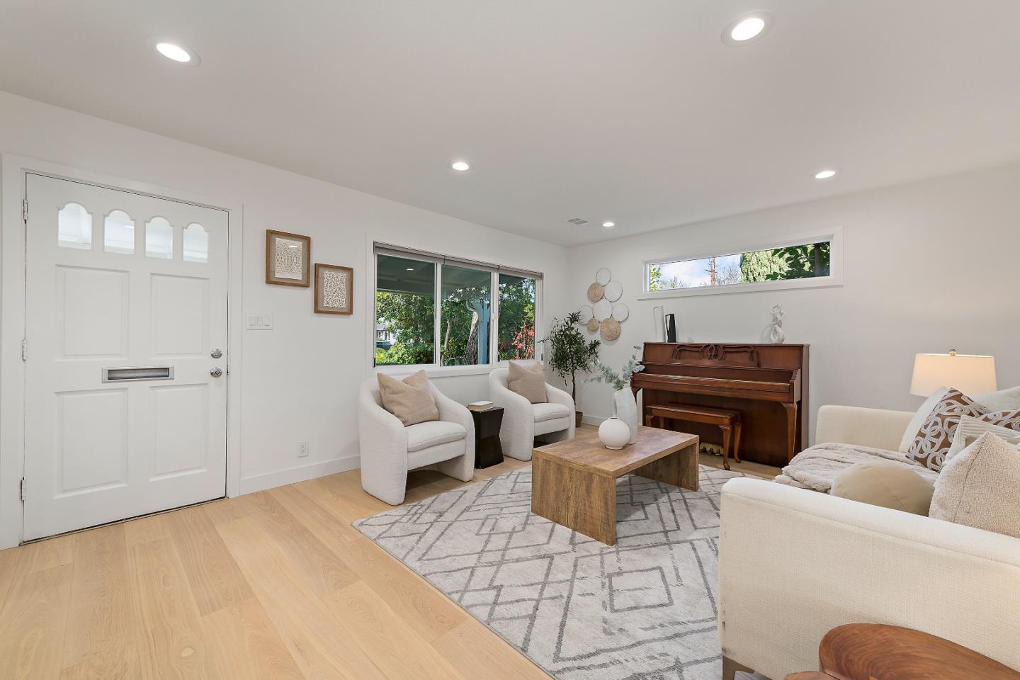 Detail Gallery Image 5 of 28 For 1416 Constanso Way, San Jose,  CA 95129 - 3 Beds | 2 Baths