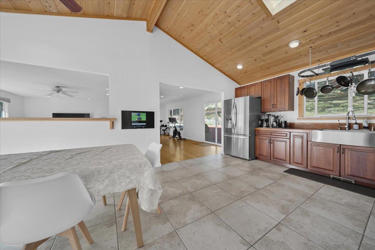 Detail Gallery Image 12 of 55 For 70 Corral De Tierra Rd, Corral De Tierra,  CA 93908 - 4 Beds | 3 Baths