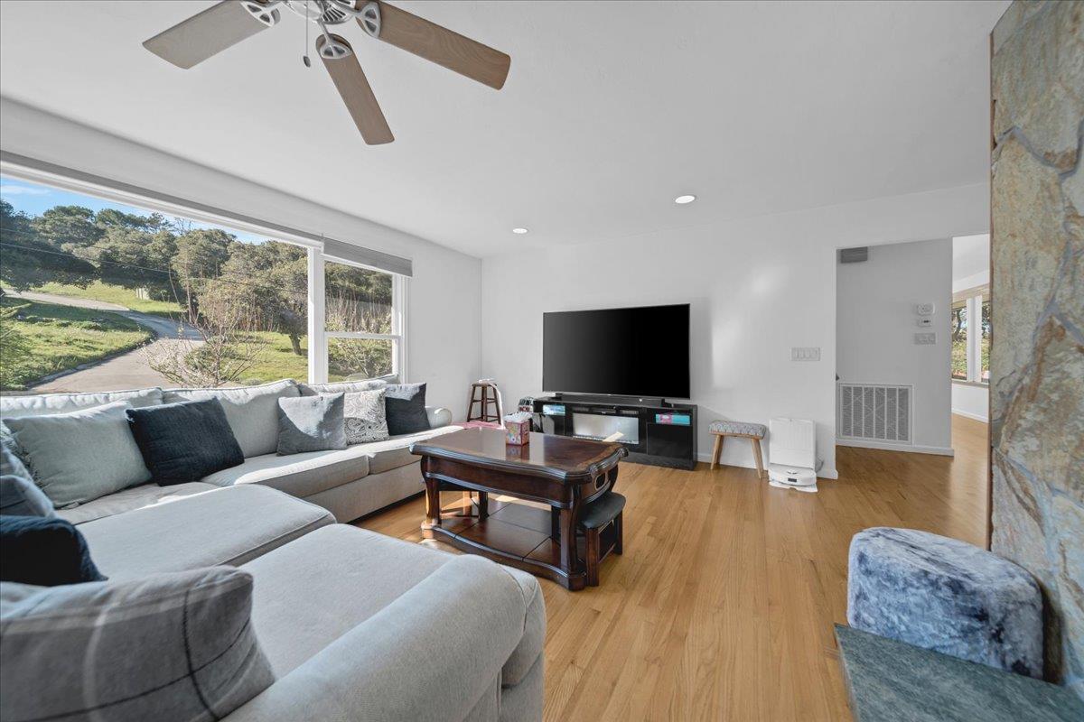 Detail Gallery Image 13 of 55 For 70 Corral De Tierra Rd, Corral De Tierra,  CA 93908 - 4 Beds | 3 Baths