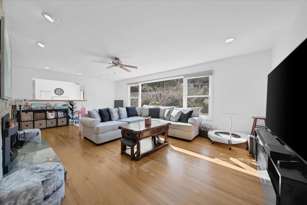 Detail Gallery Image 14 of 55 For 70 Corral De Tierra Rd, Corral De Tierra,  CA 93908 - 4 Beds | 3 Baths