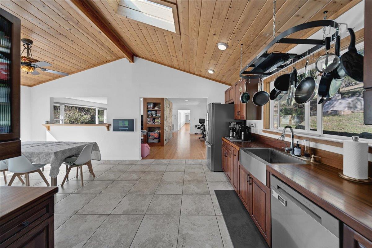 Detail Gallery Image 9 of 55 For 70 Corral De Tierra Rd, Corral De Tierra,  CA 93908 - 4 Beds | 3 Baths