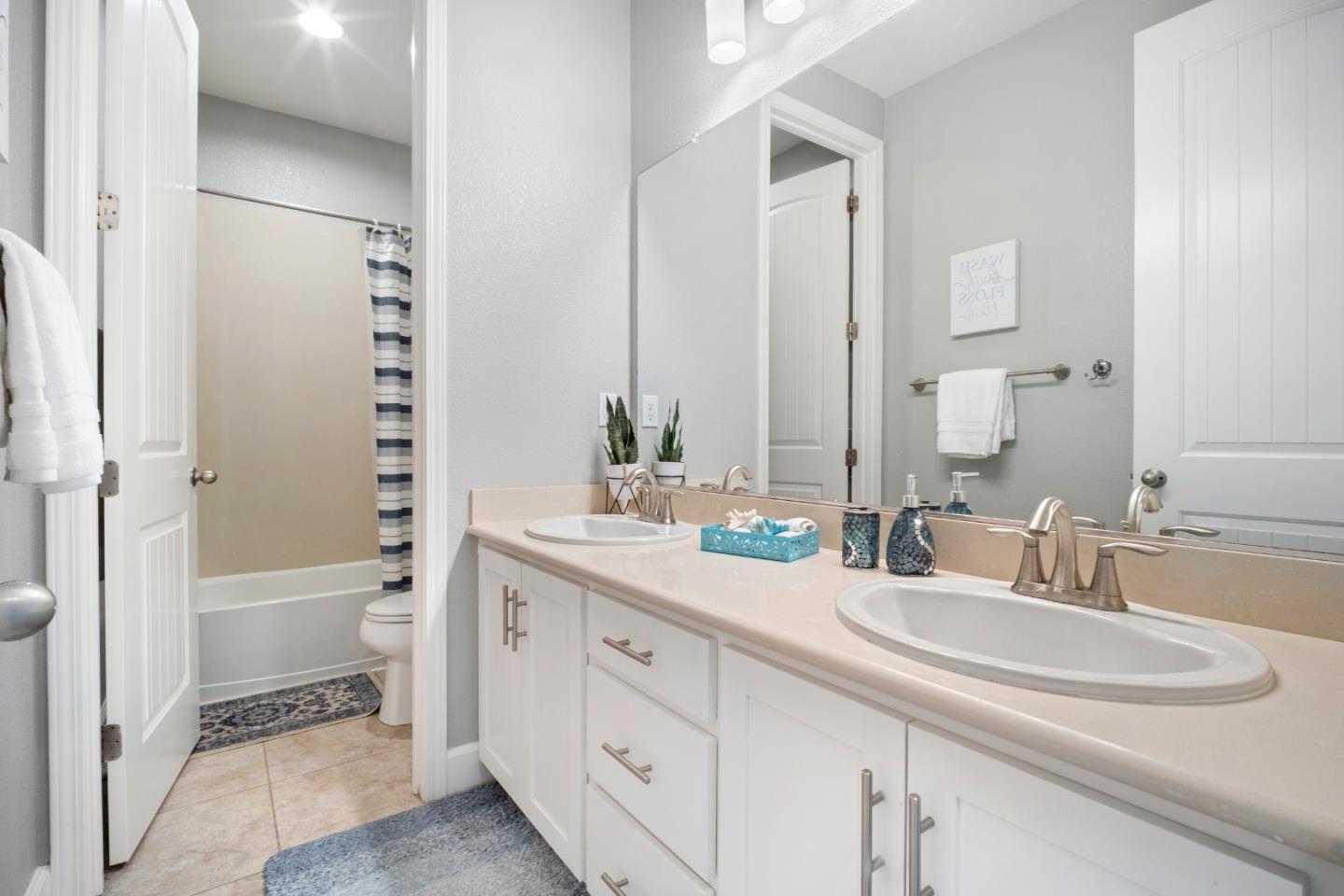 Detail Gallery Image 40 of 60 For 137 Caladenia Ln, Milpitas,  CA 95035 - 4 Beds | 3 Baths