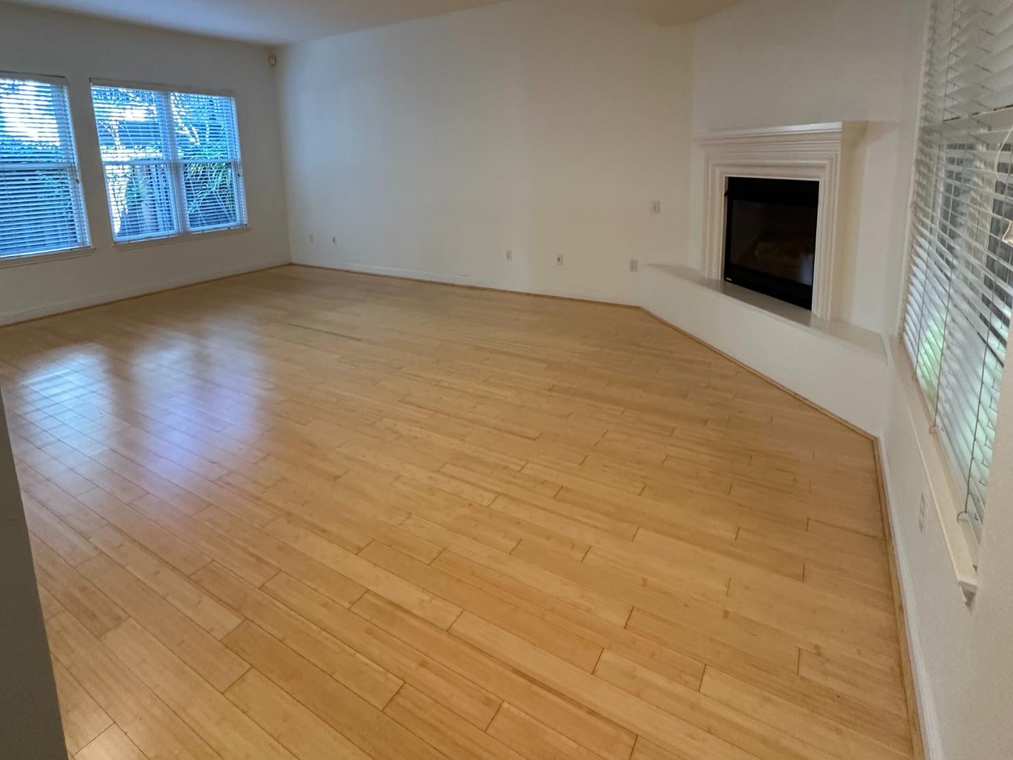 Detail Gallery Image 4 of 16 For 435 Sheridan Ave #109,  Palo Alto,  CA 94306 - 2 Beds | 2 Baths